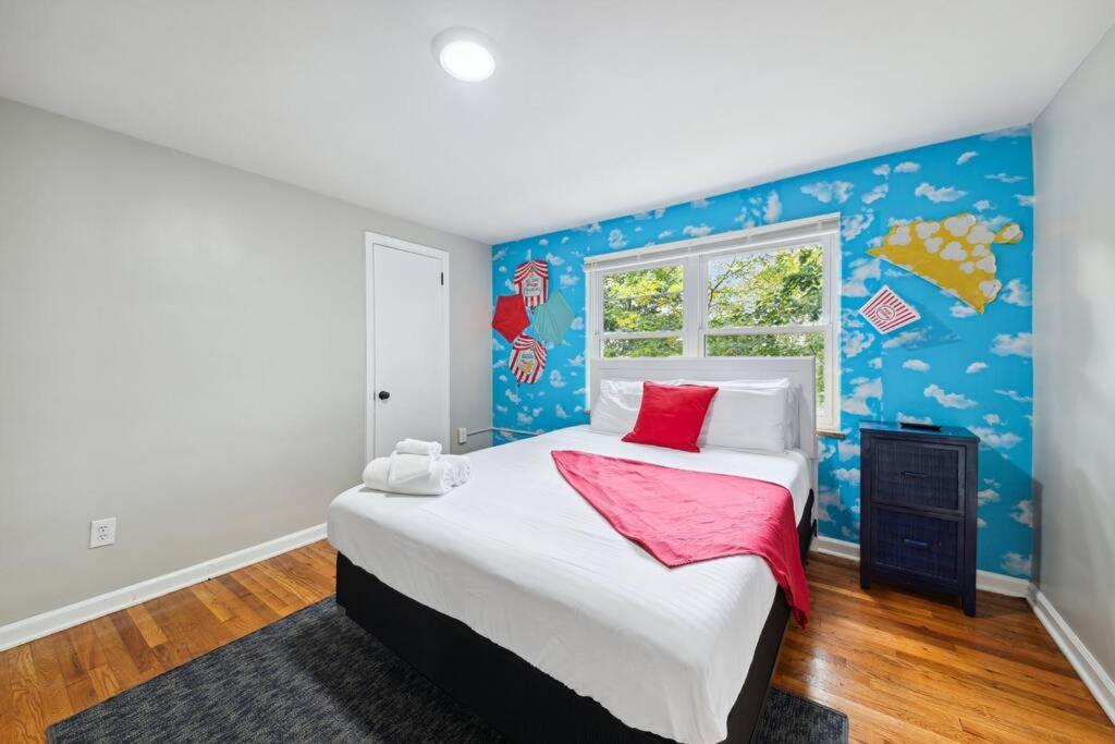Apartment The Carnival 'fun For All' Near Butler Street. Free Parking. 12 Mins Steelers Stadium/pnc Park